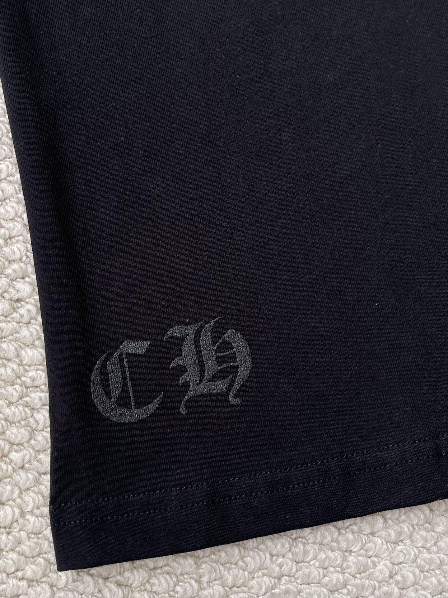 Sleeve-Lettering Pocket Long-Sleeve T-Shirt — product photograph