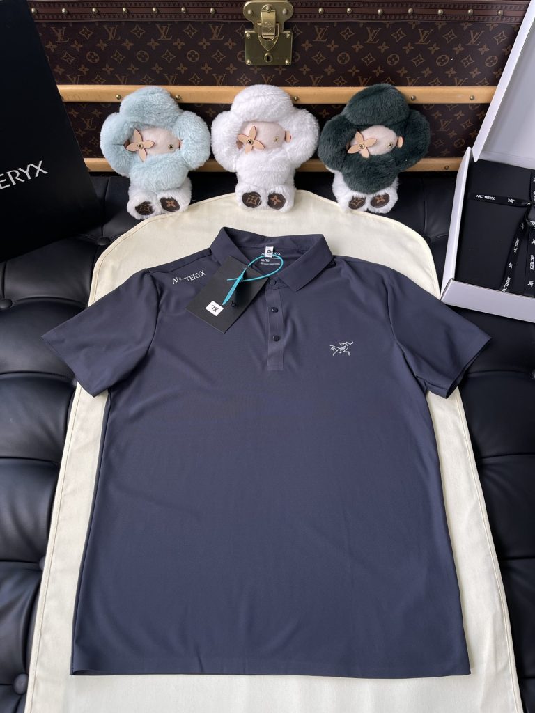 Bird-Emblem Short-Sleeve Polo — product photograph