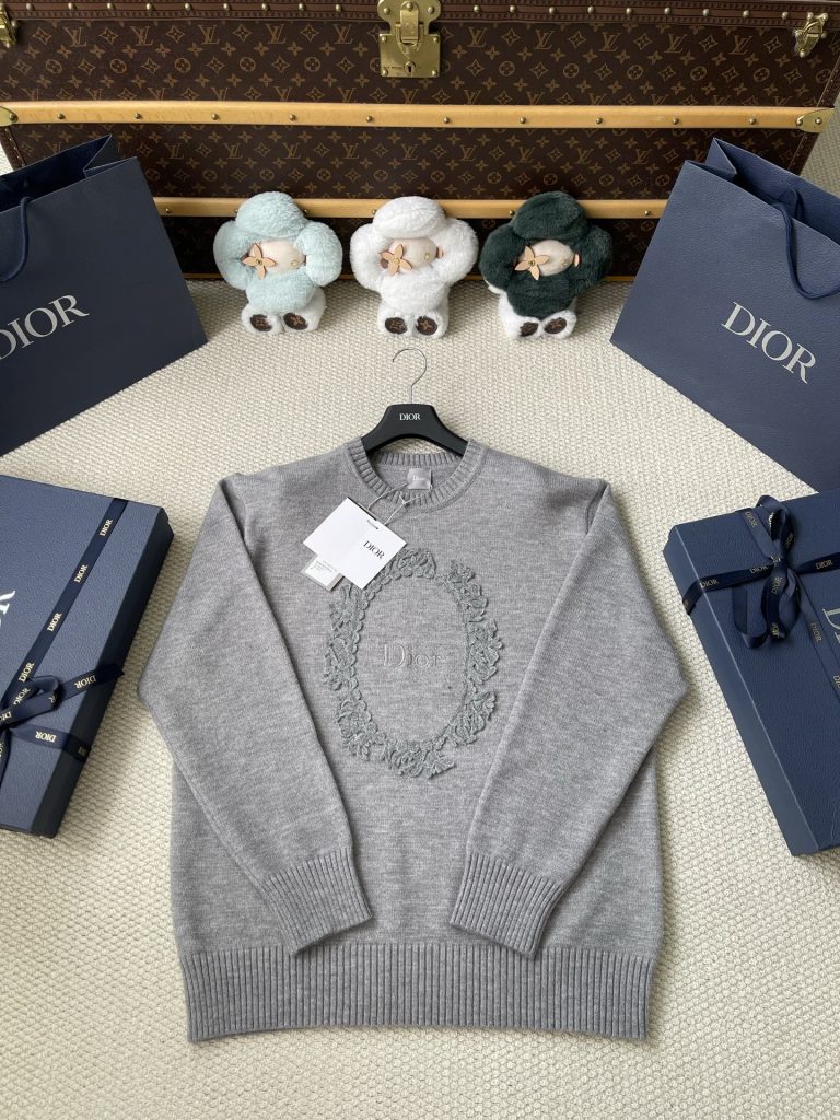 Wreath-Emblem Crewneck Sweater — product photograph