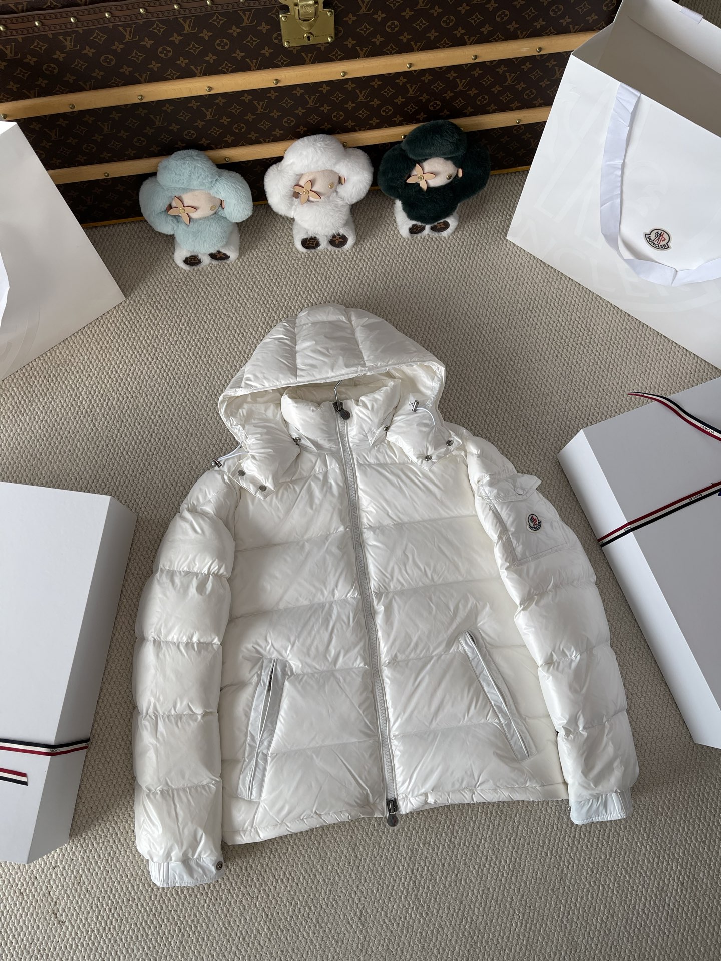 Gloss-Finish Sleeve-Pocket Puffer — product photograph