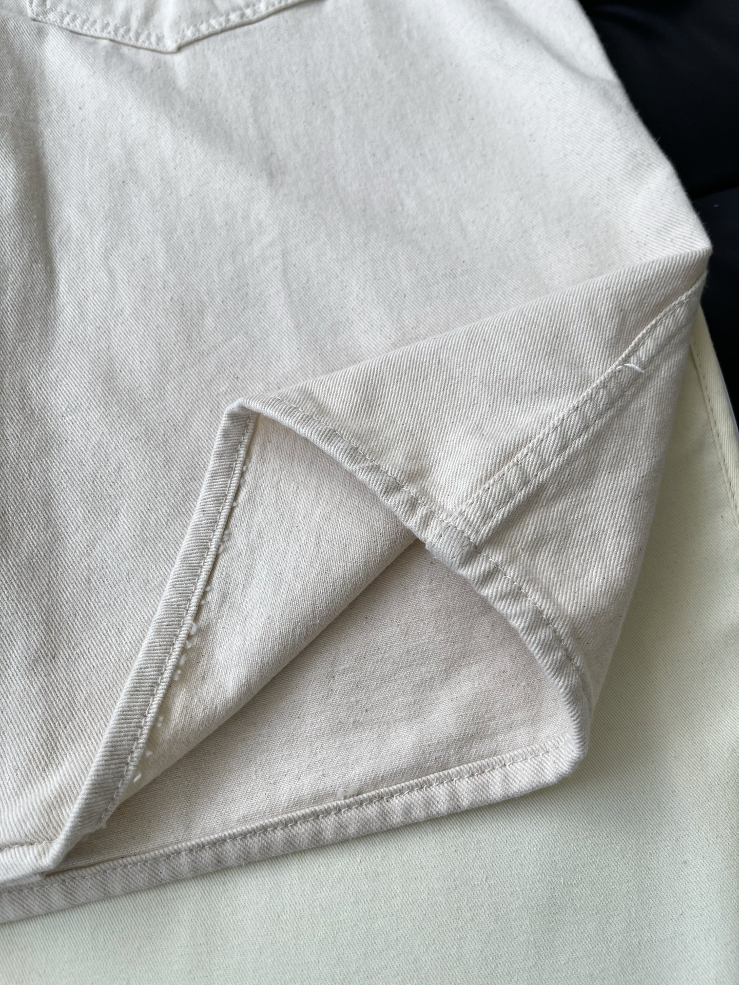 V-Pocket Short-Sleeve Shirt — product photograph