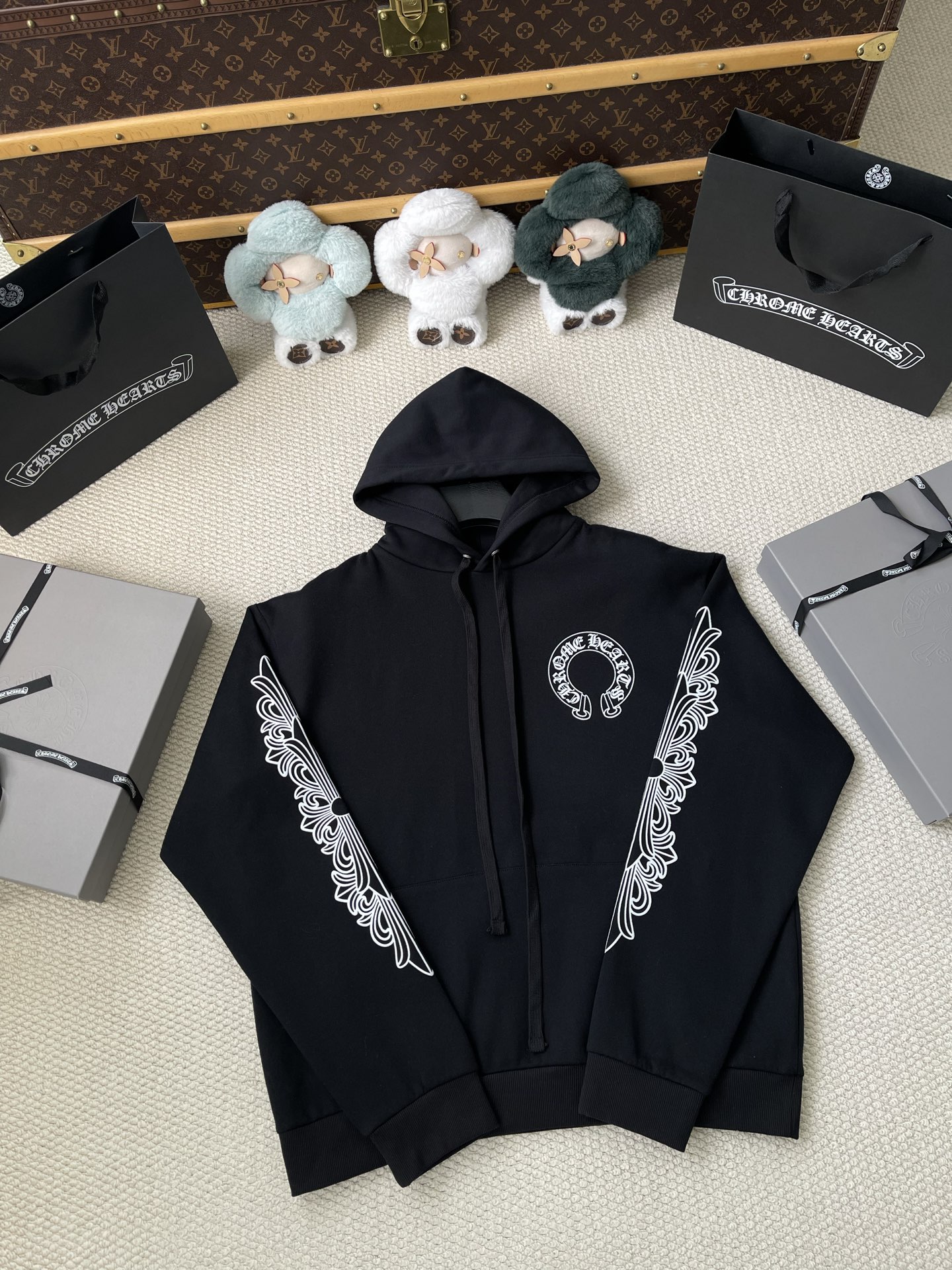 Horseshoe-Graphic Pullover Hoodie — product photograph