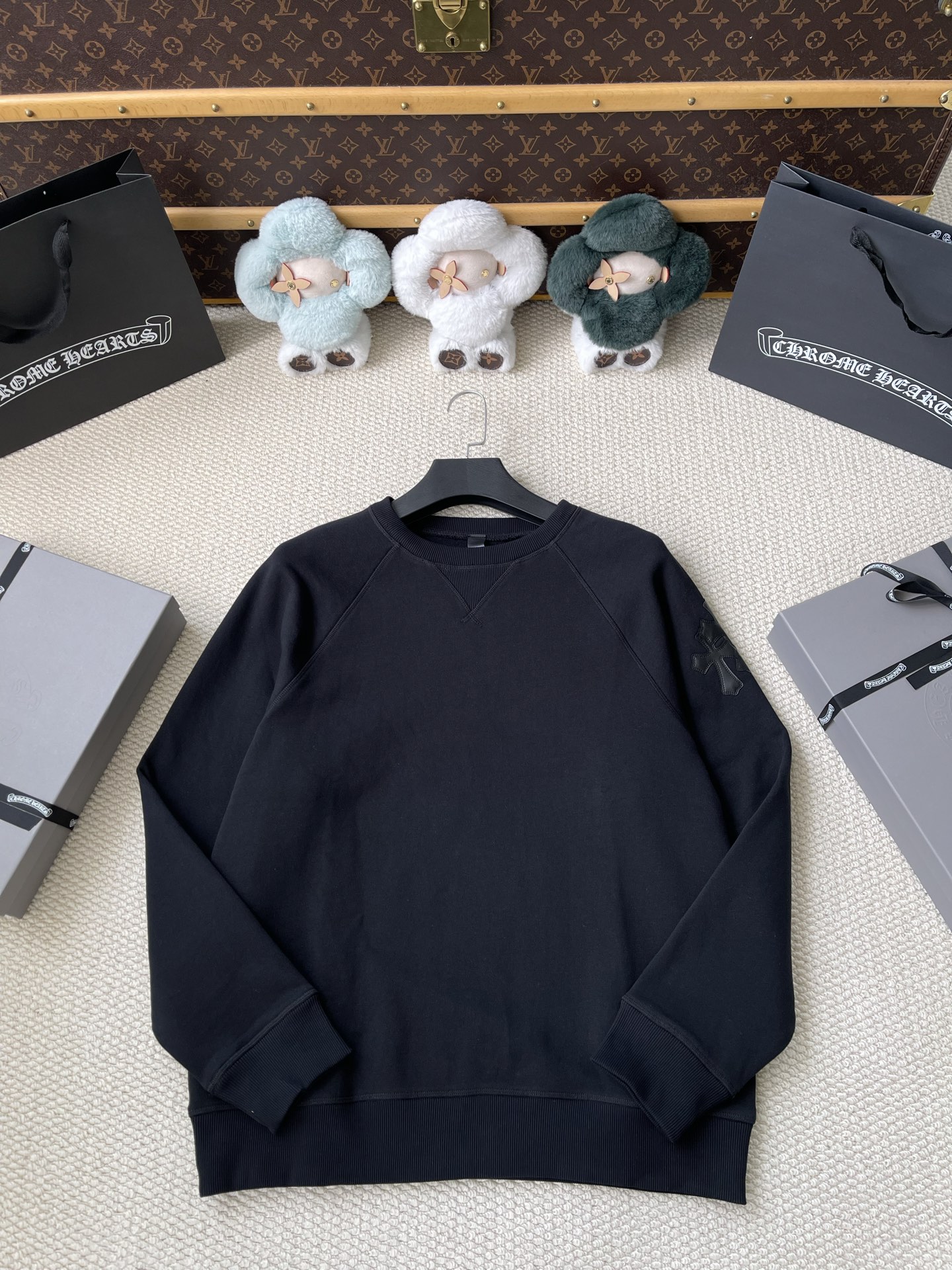 Minimal Hem-Plaque Sweatshirt — product photograph