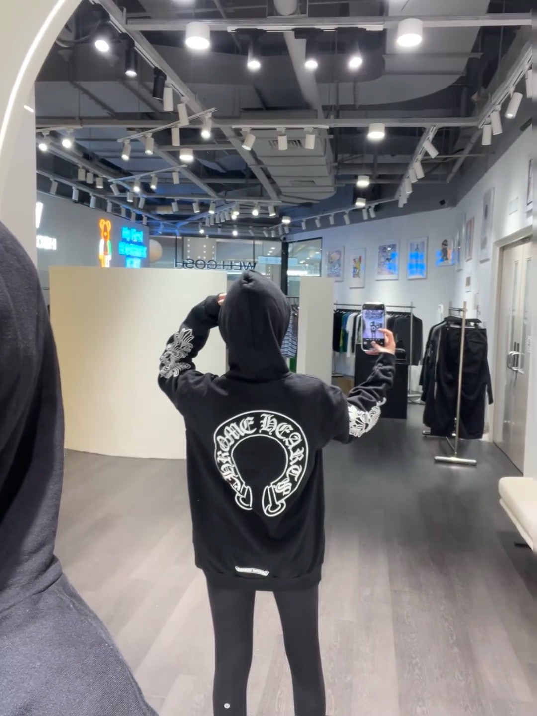 Horseshoe-Graphic Pullover Hoodie — product photograph