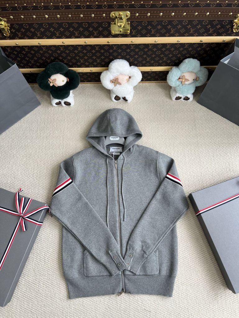 Tricolor-Arm Knit Zip Hoodie — product photograph
