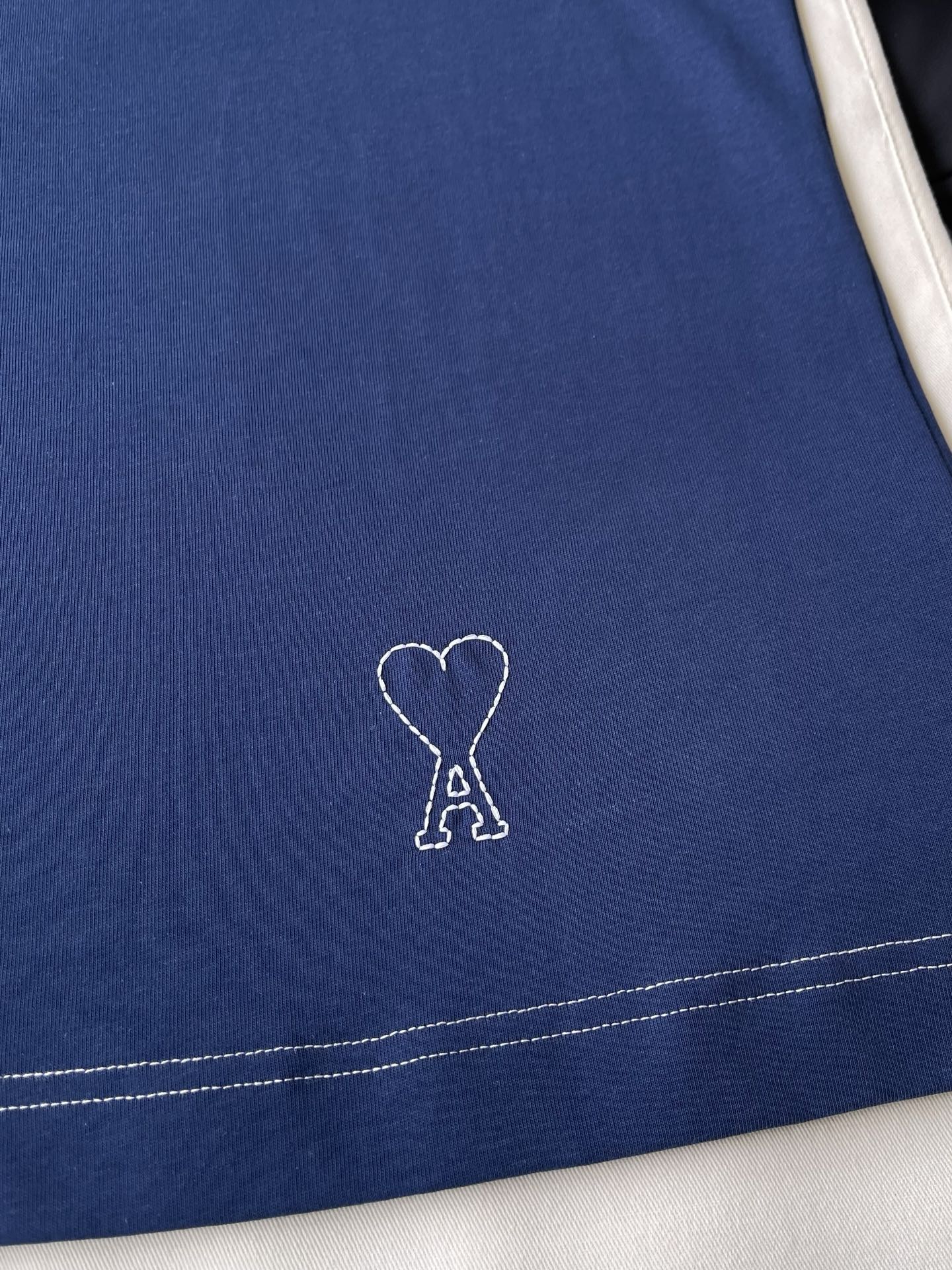 Heart-A Hem-Detail T-Shirt — product photograph