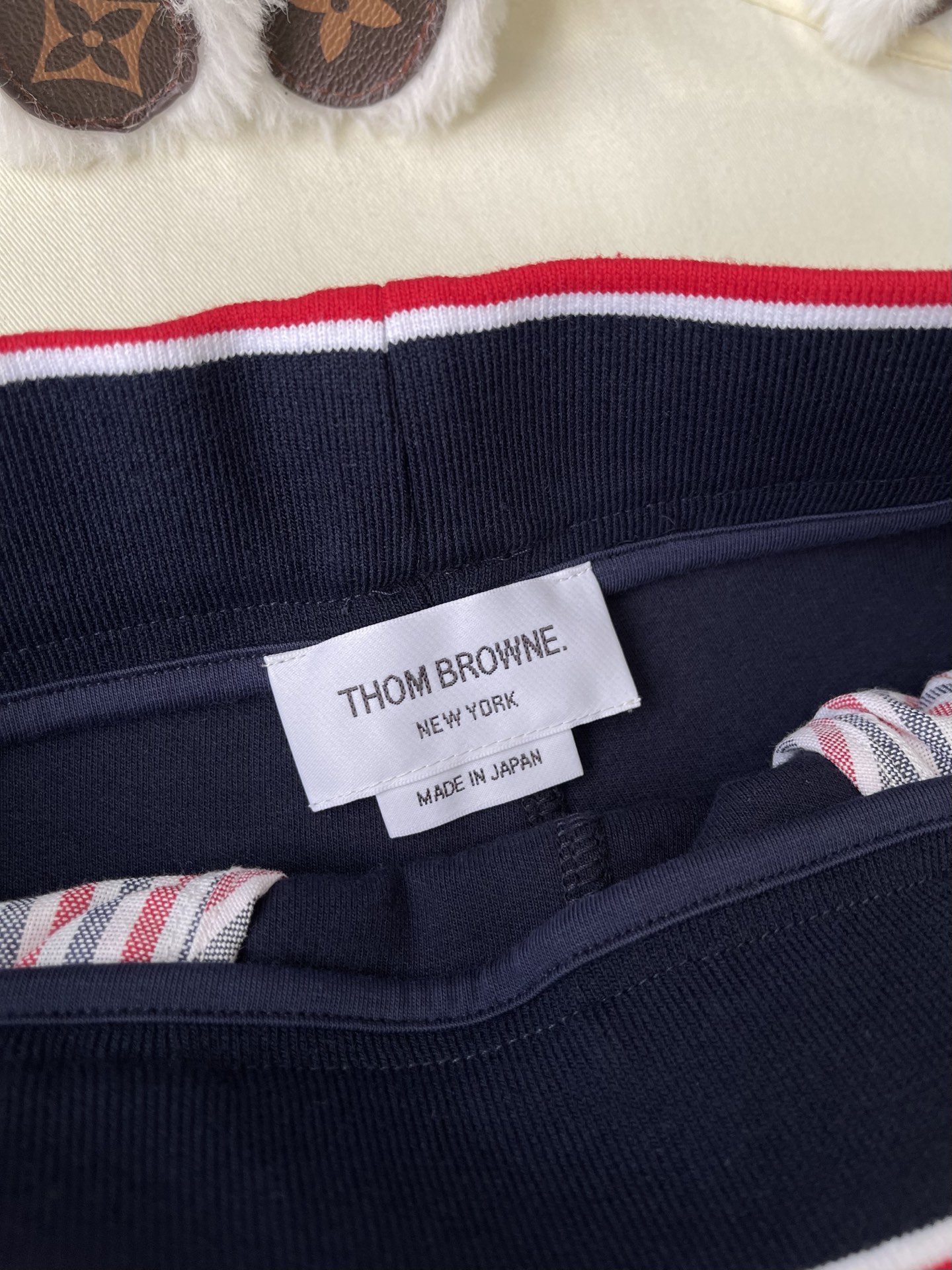Tricolour-Waist Drawstring Shorts — product photograph