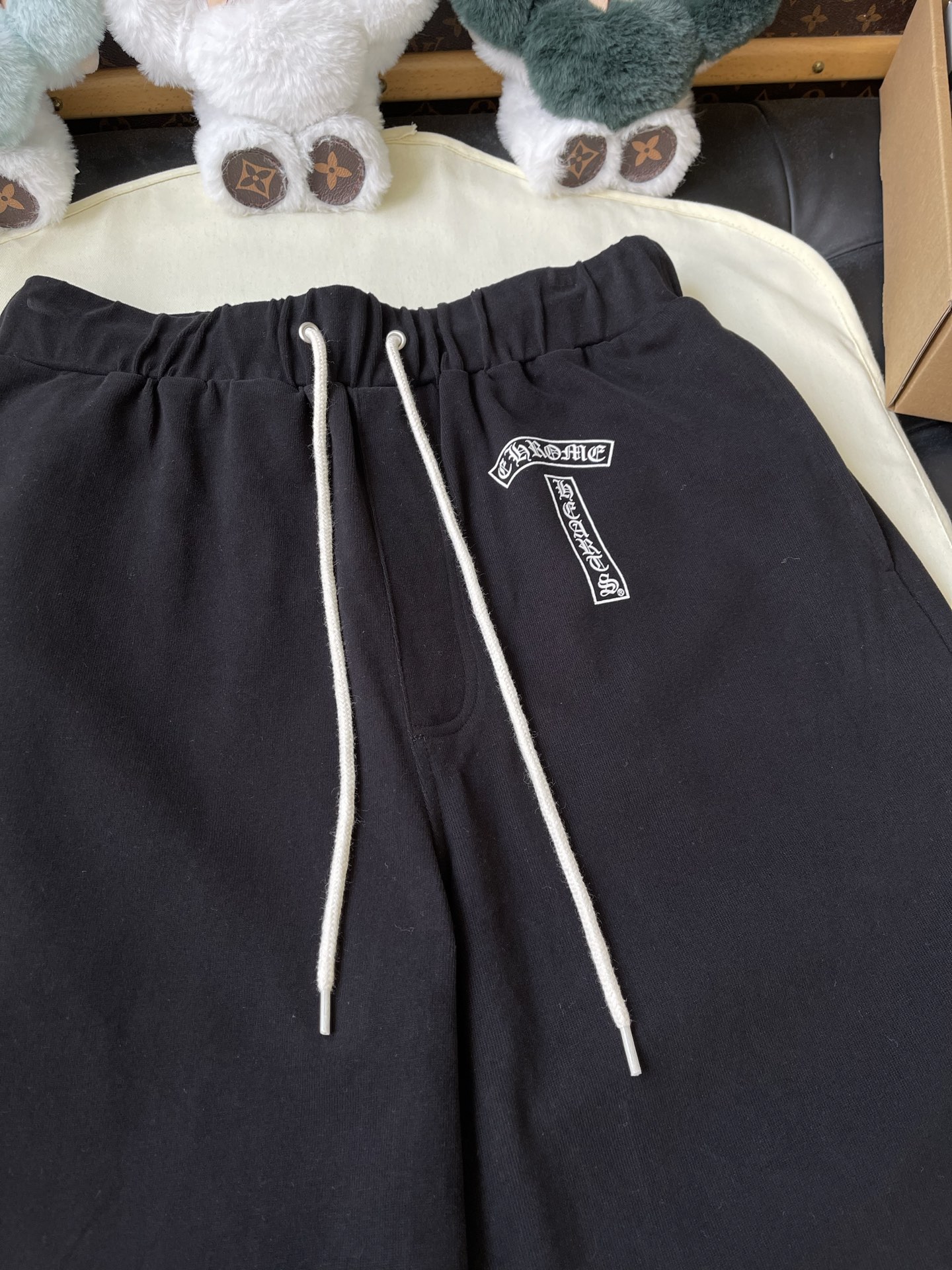 Dagger Emblem Drawstring Shorts — product photograph