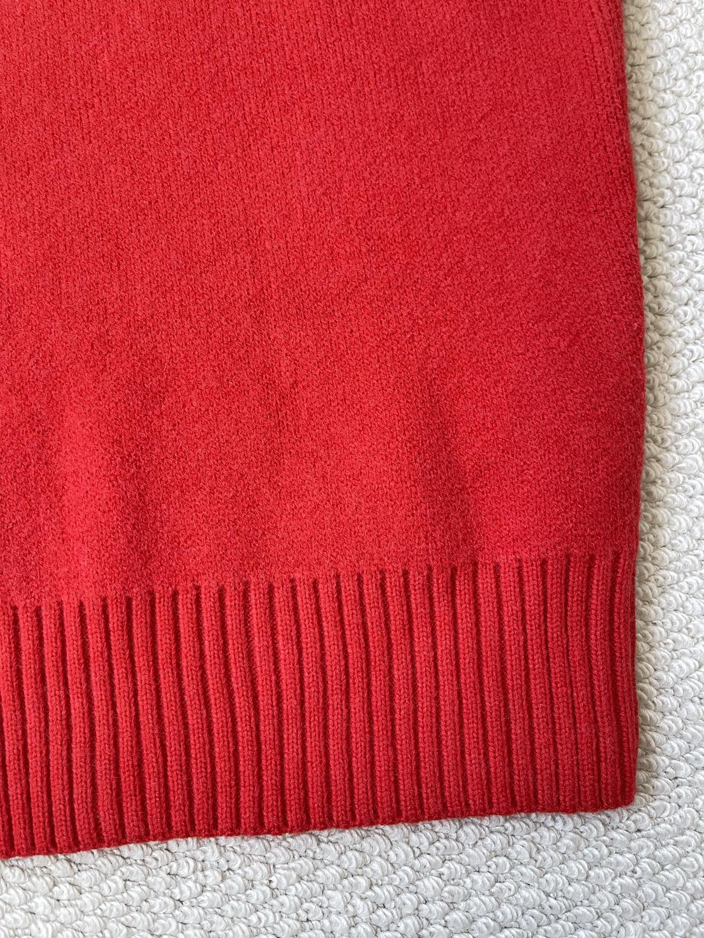 Large-Heart Crewneck Sweater — product photograph