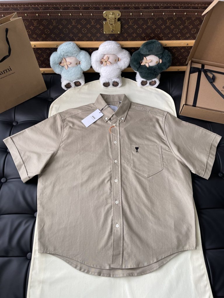 Heart-A Pocket Short-Sleeve Shirt — product photograph