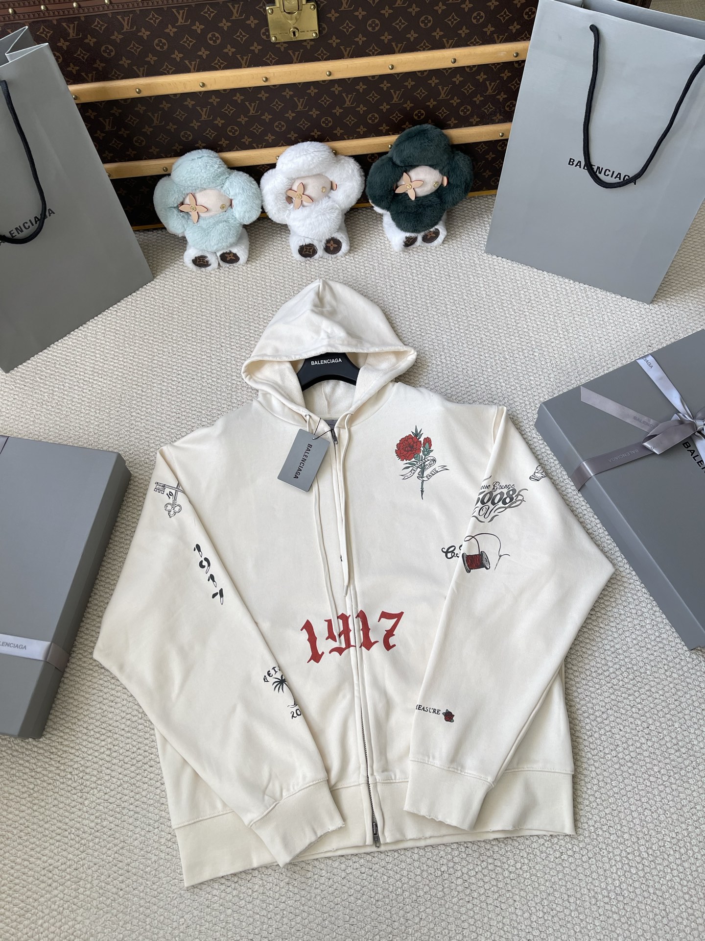 Rose-Graphic Zip Hoodie — product photograph