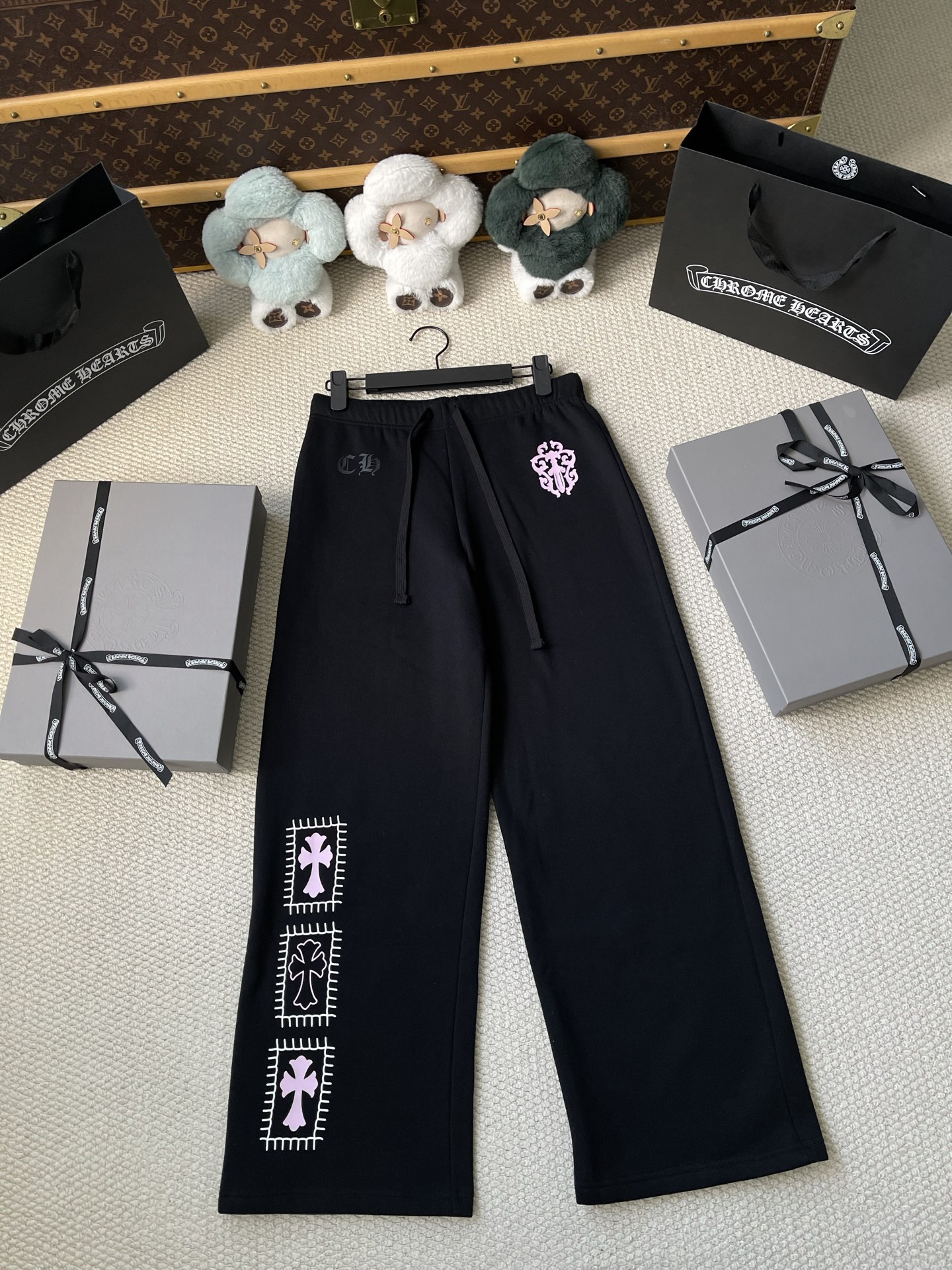 Figure-Graphic Matching Separates — product photograph