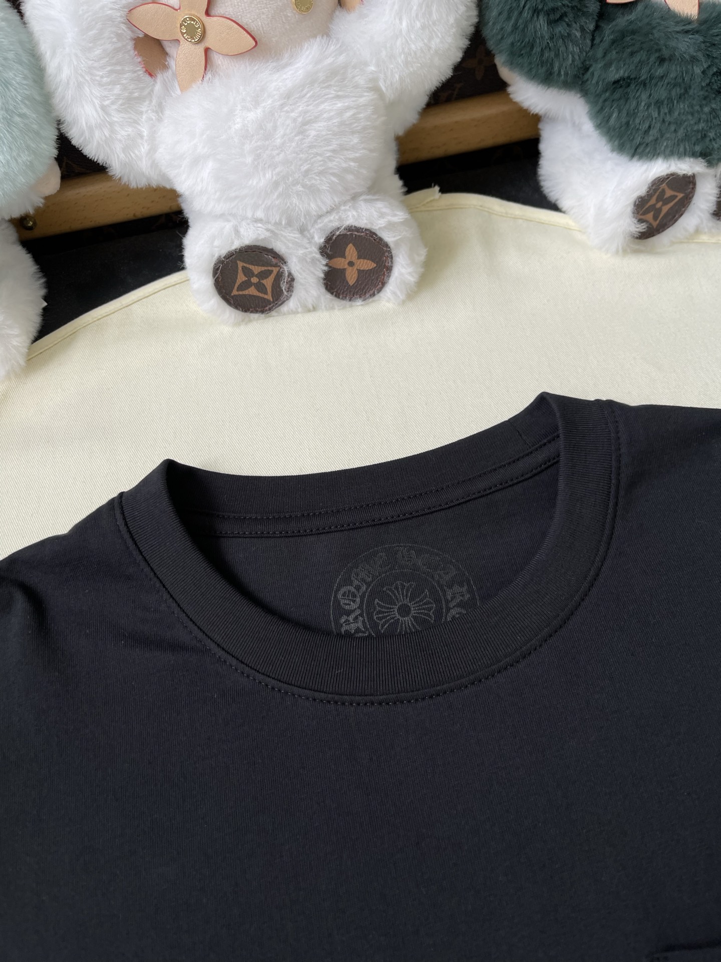 Lime Crest-Print Long-Sleeve T-Shirt — product photograph