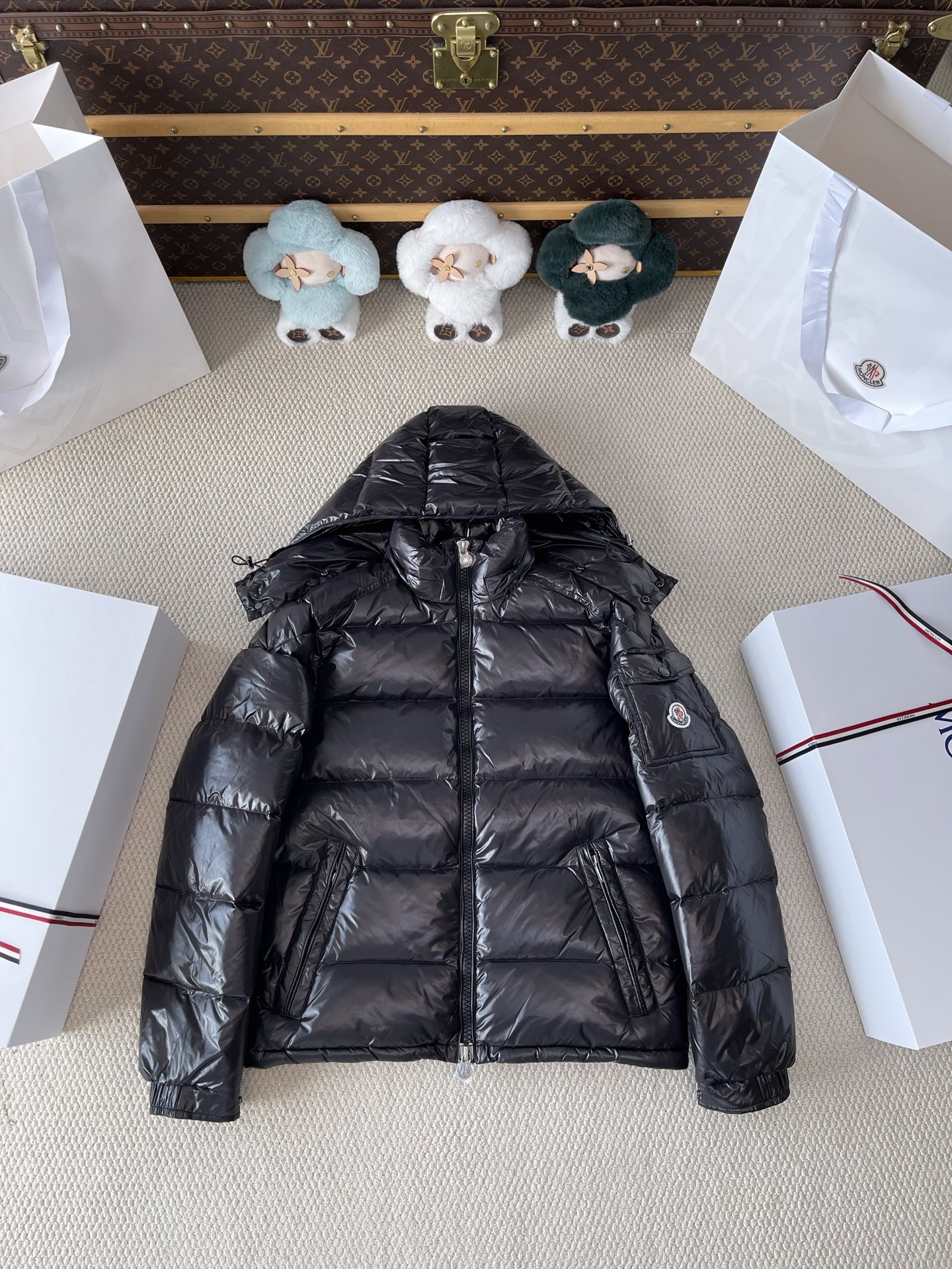 Gloss-Finish Sleeve-Pocket Puffer — product photograph