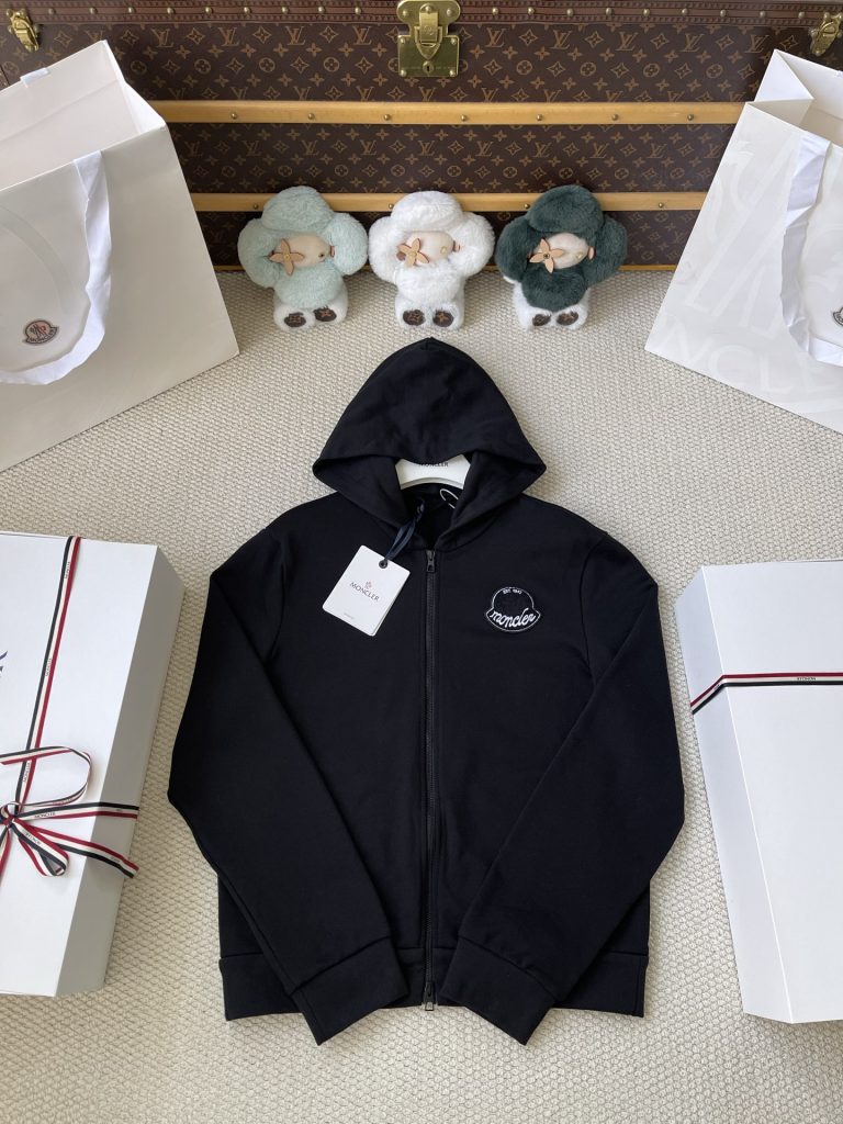 Outlined-Badge Zip Hoodie — product photograph