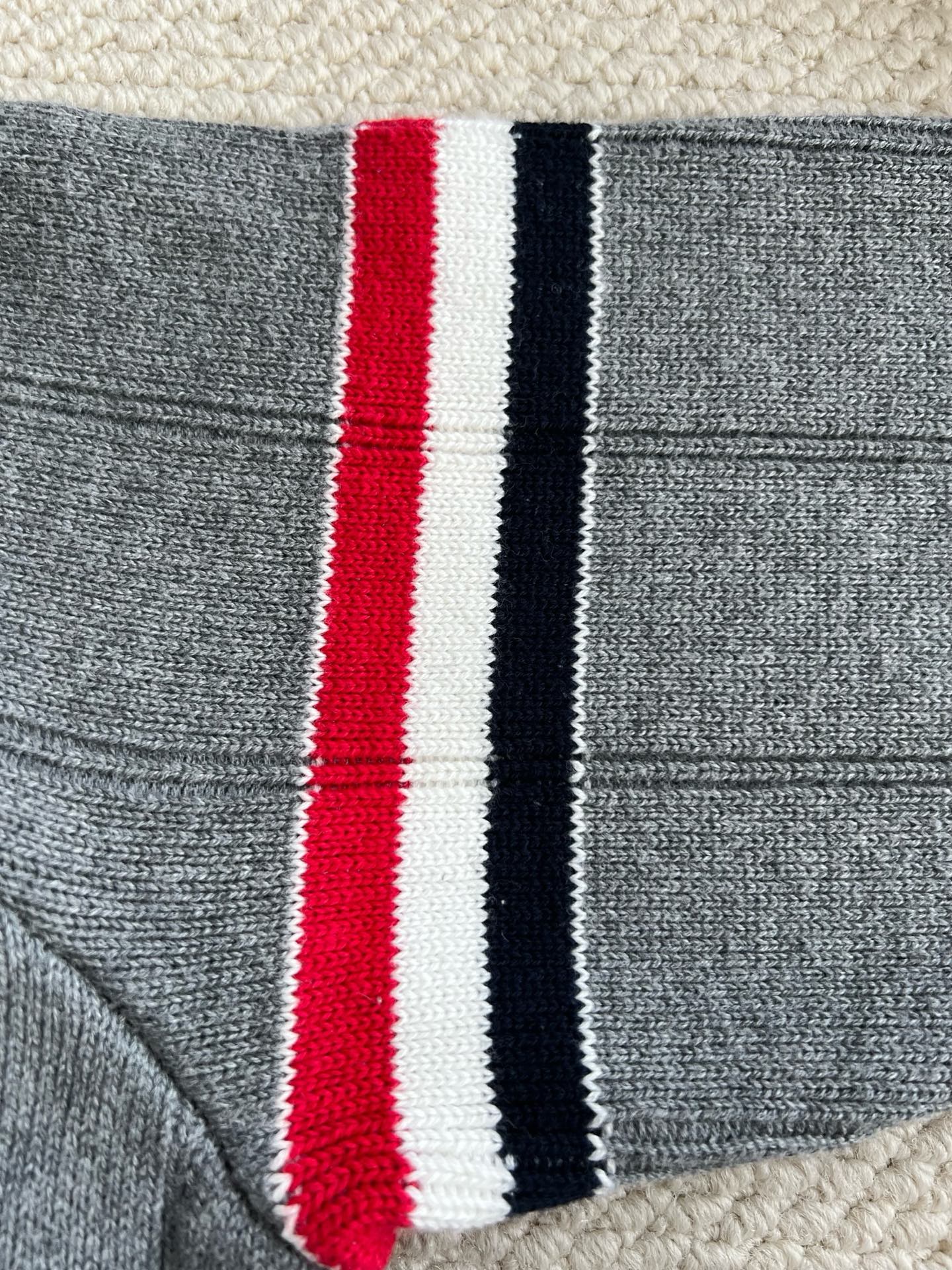 Contrast-Seam Tricolor-Arm Cardigan — product photograph