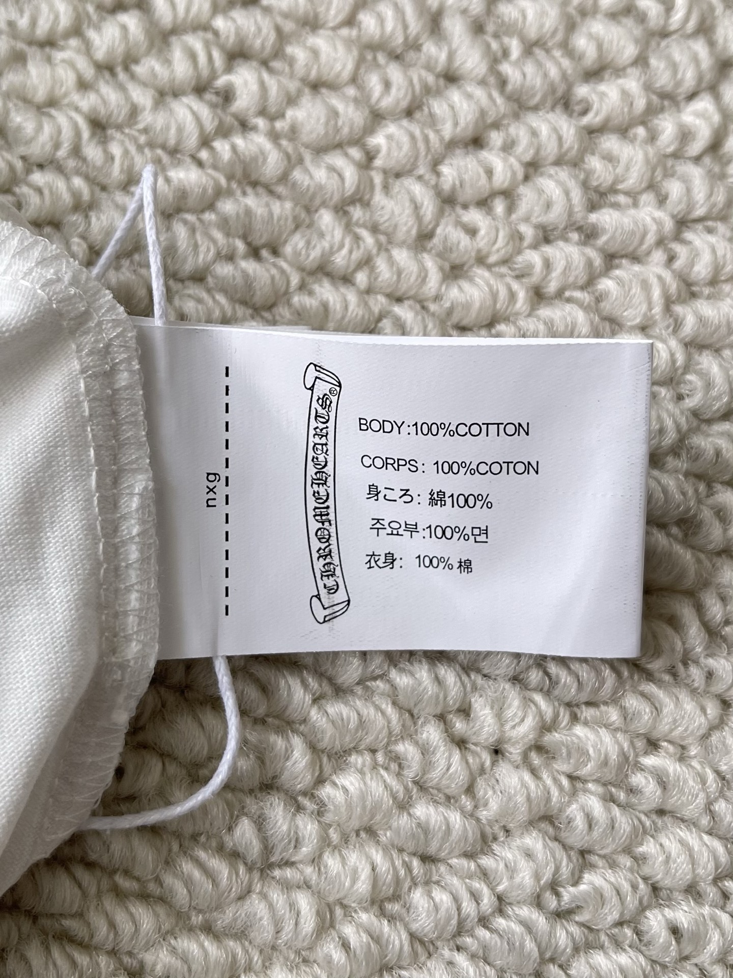 Sleeve-Lettering Pocket Long-Sleeve T-Shirt — product photograph