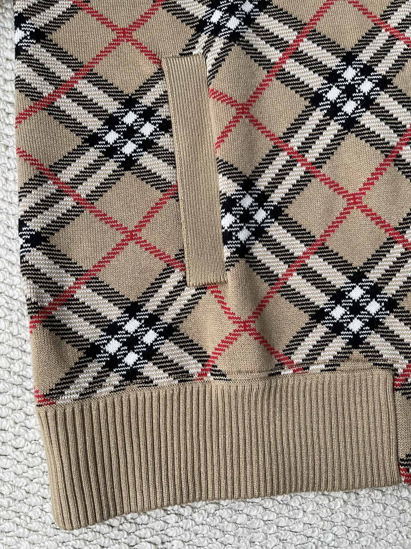Diagonal-Check Zip Bomber — product photograph