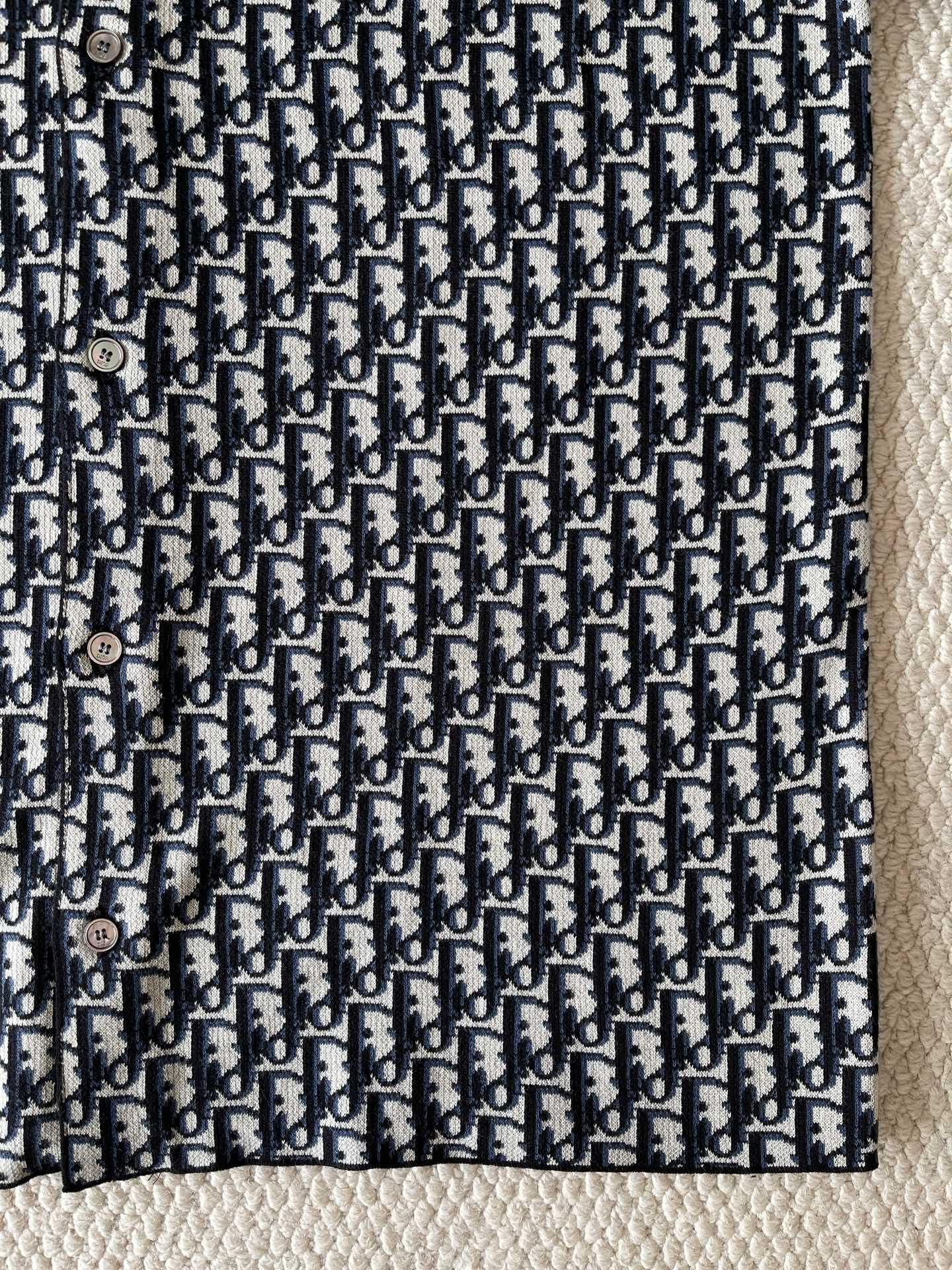 Dense-Oblique Button Shirt — product photograph