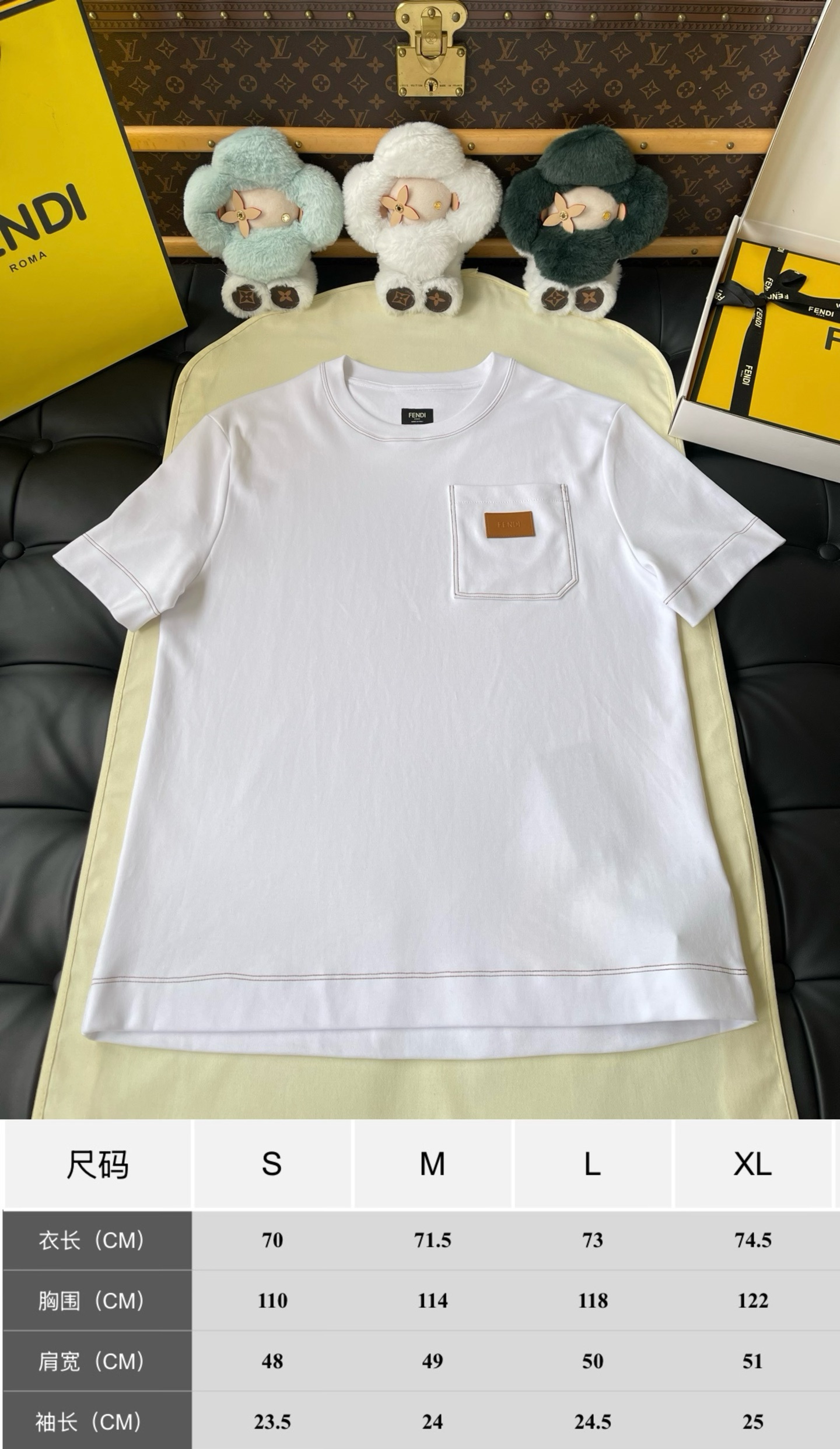 Label-Pocket Crewneck T-Shirt — product photograph