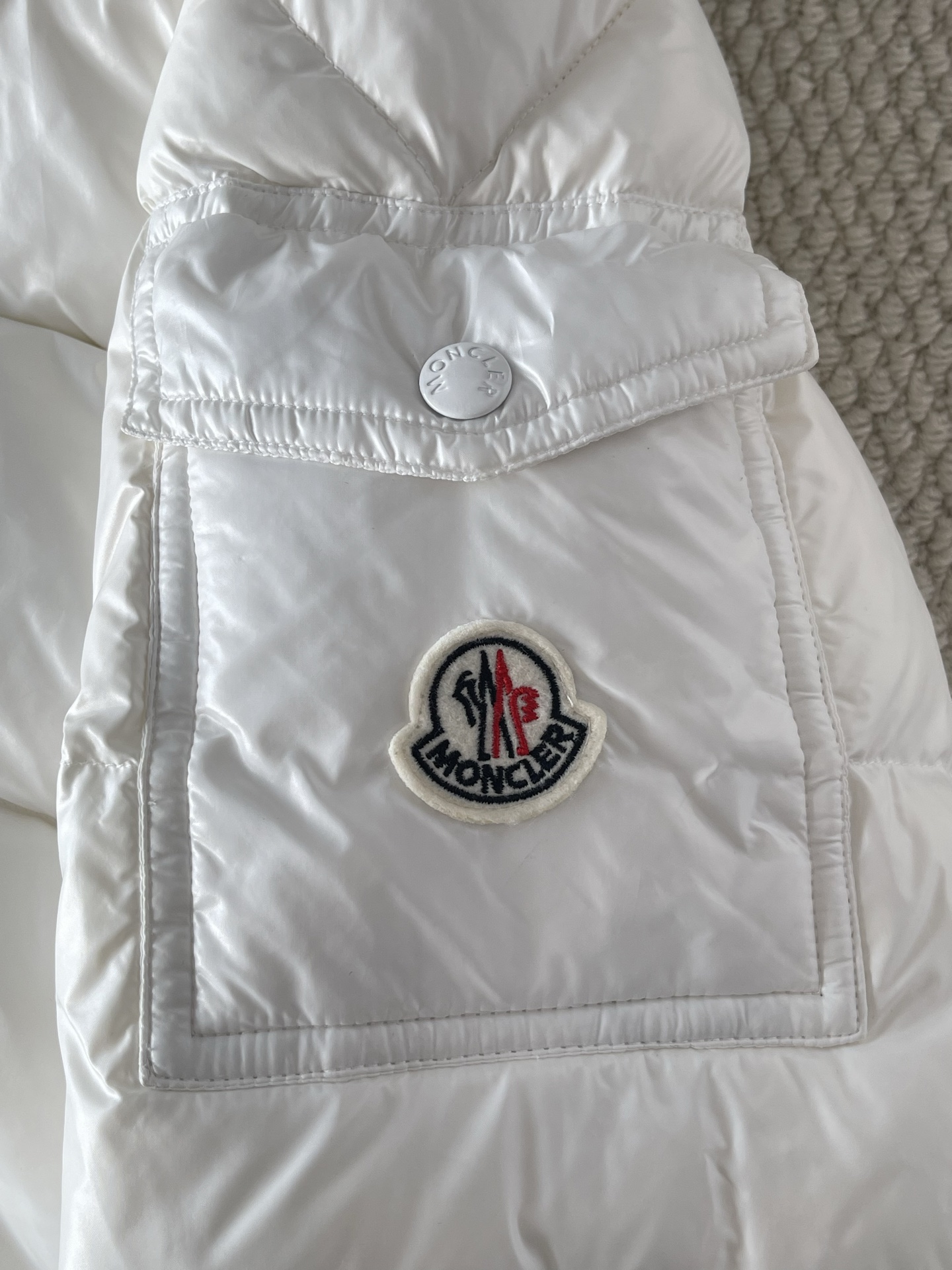 Gloss-Finish Sleeve-Pocket Puffer — product photograph