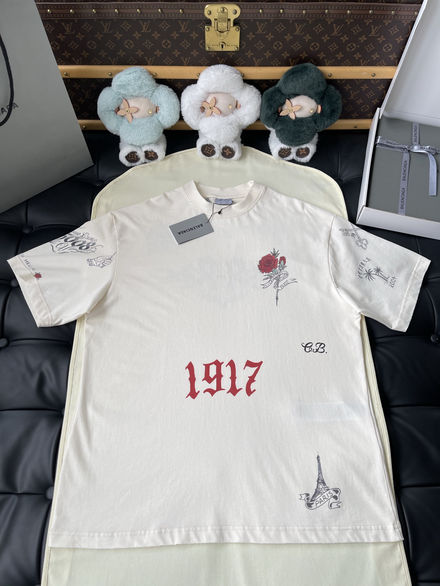 Rose and 1917 Graphic T-Shirt — product photograph