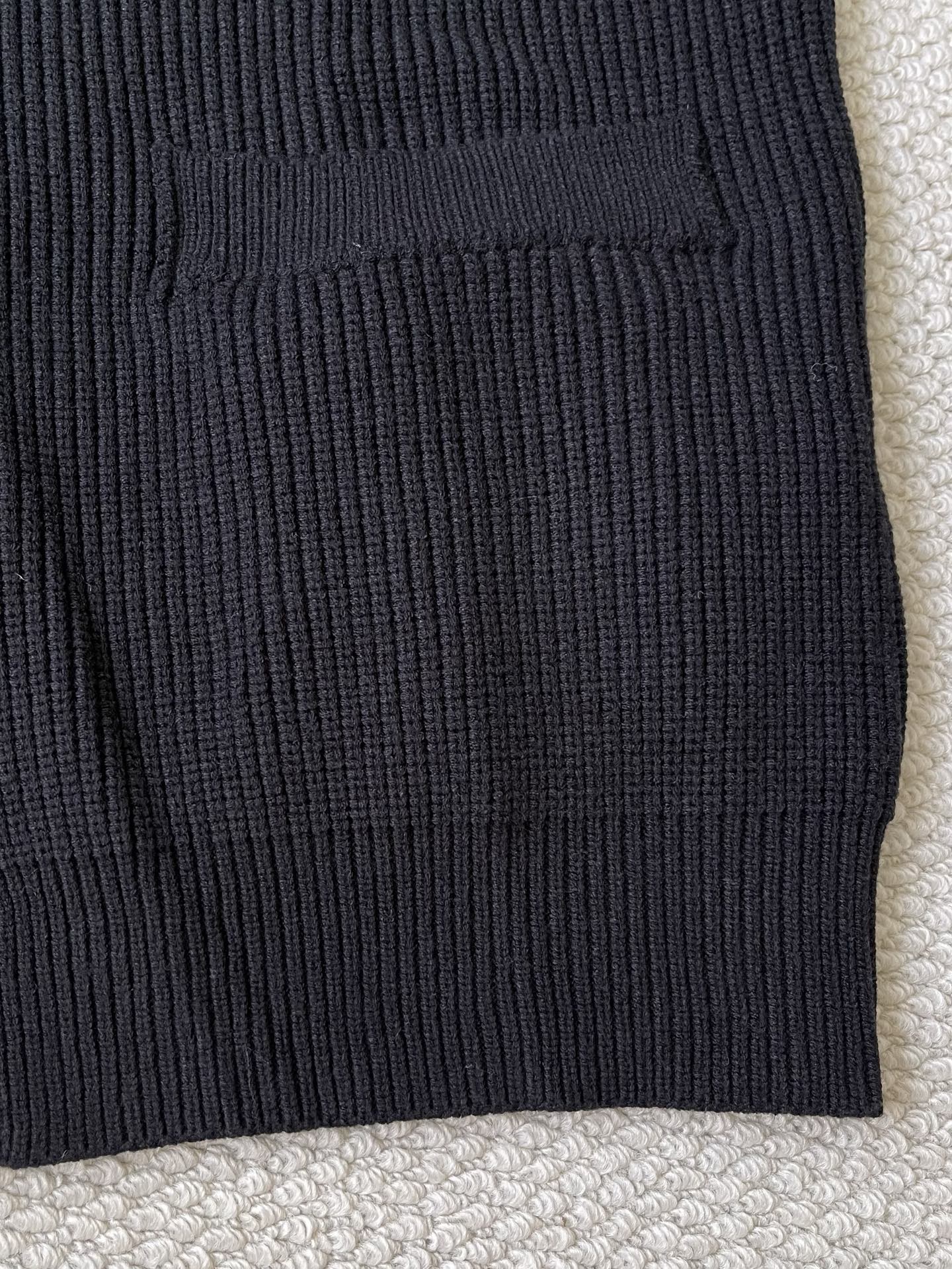Sleeve-Label Ribbed Cardigan — product photograph