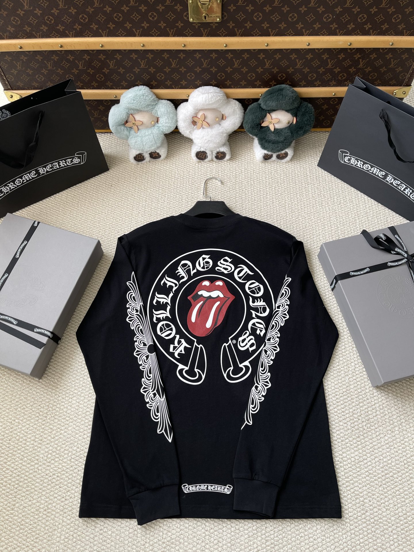 Tongue-Graphic Long-Sleeve T-Shirt — product photograph