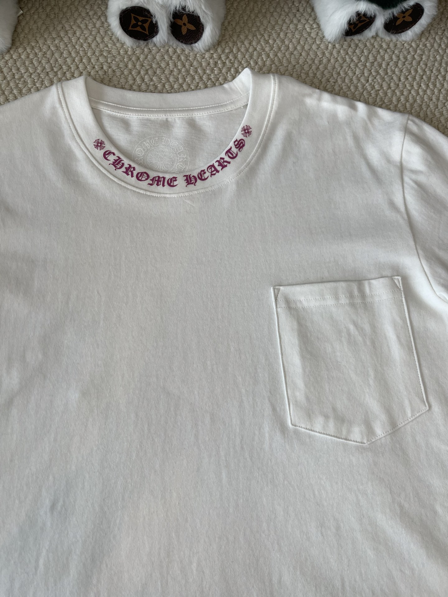 Pink-Lettering Pocket Long-Sleeve T-Shirt — product photograph