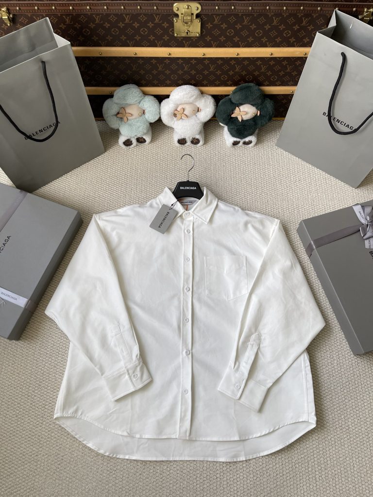 Back-Wordmark Button Shirt — product photograph