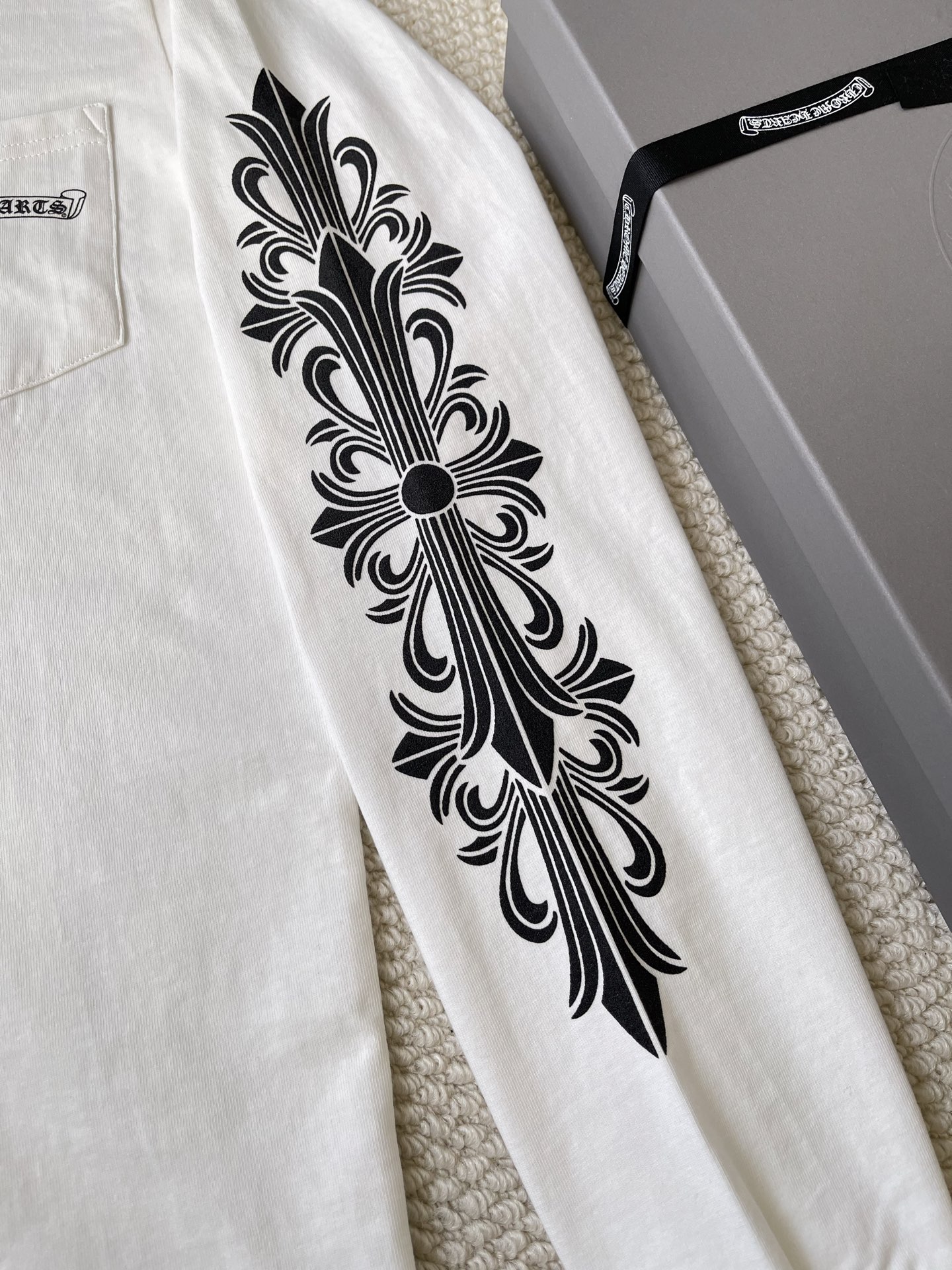 Aspen Graphic Pocket Long-Sleeve T-Shirt — product photograph