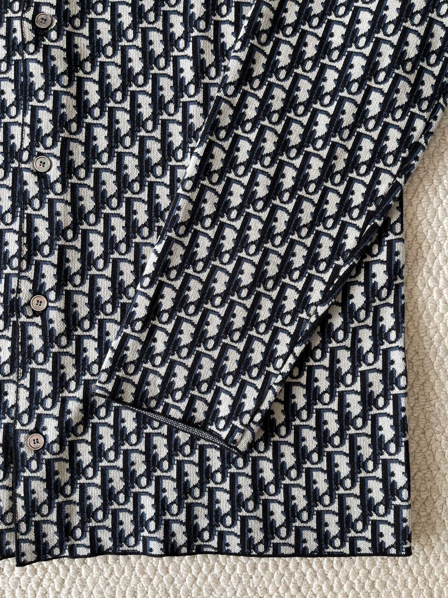 Dense-Oblique Button Shirt — product photograph