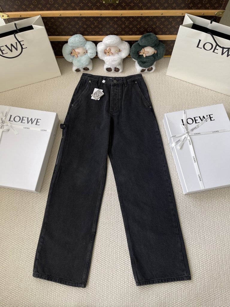 Logo-Patch Wide-Leg Jeans — product photograph