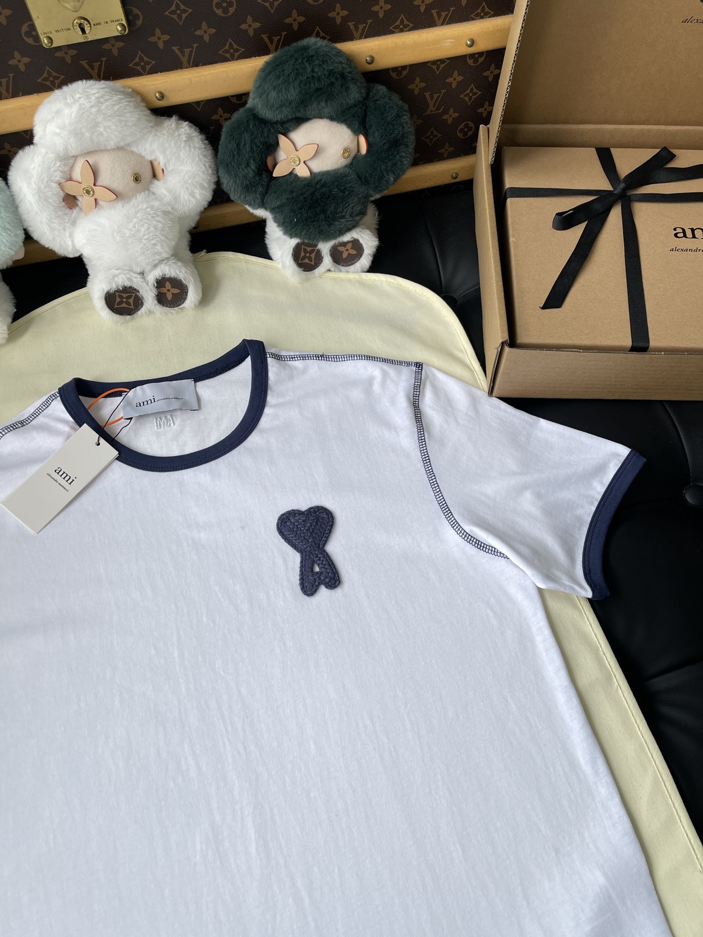 Contrast-Trim Heart-A T-Shirt — product photograph