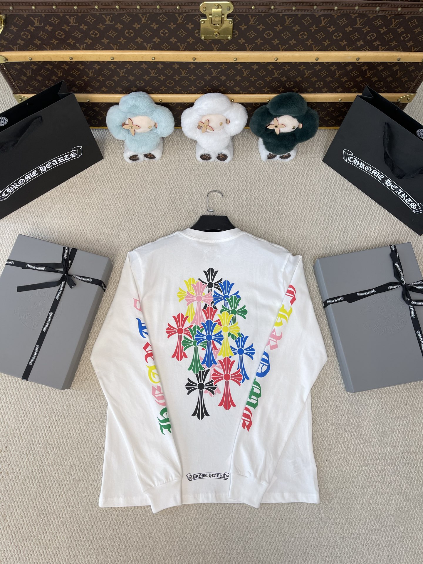 Multicolor Cross-Tree Pocket Long-Sleeve T-Shirt — product photograph