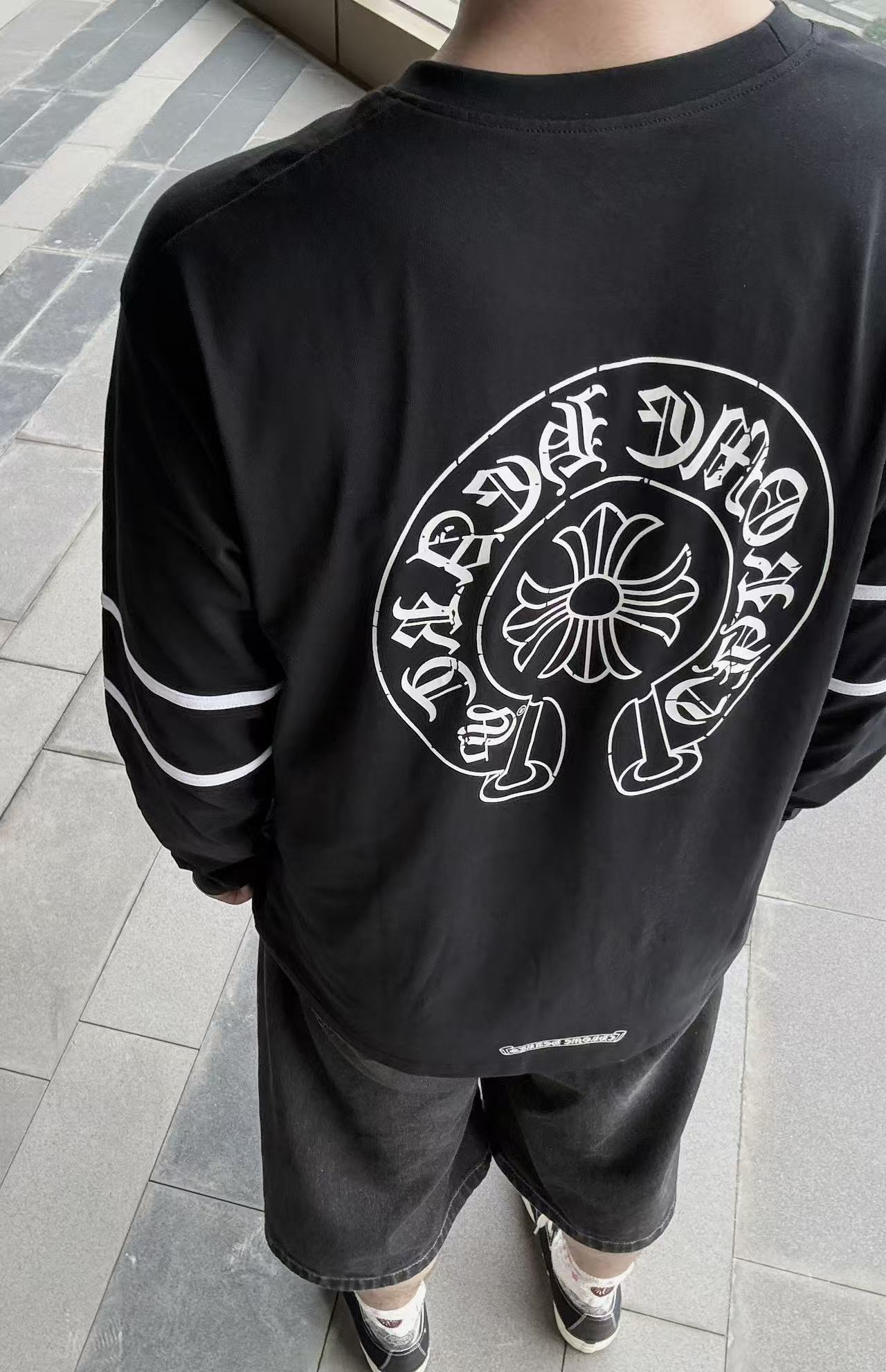 Number 33 Back-Print Long-Sleeve T-Shirt — product photograph