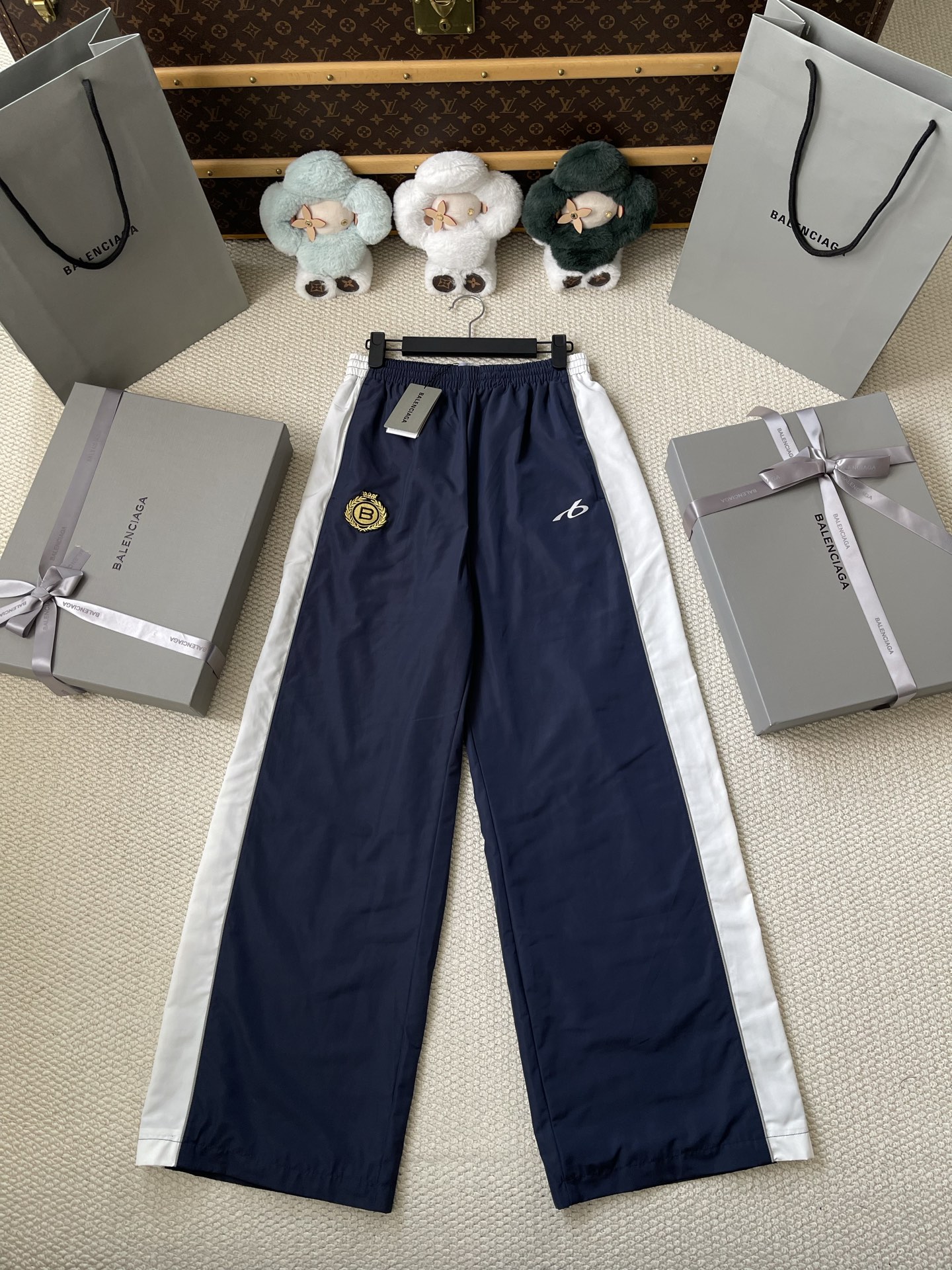 Navy-Crest Number-10 Matching Separates — product photograph