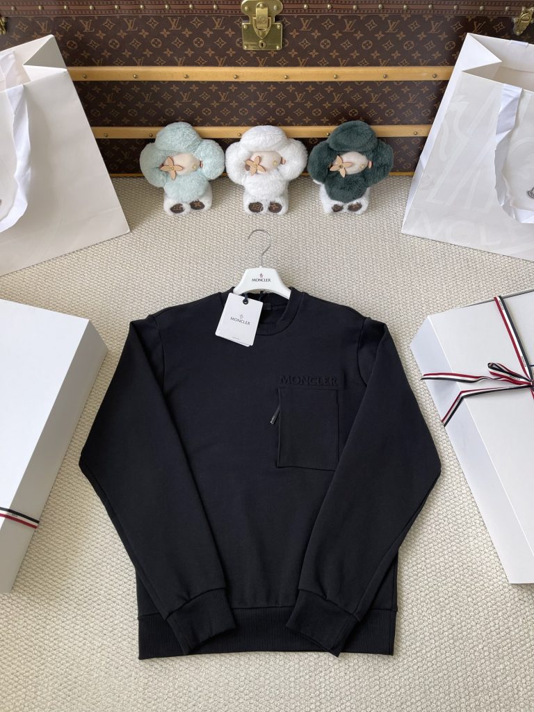 Zip-Pocket Wordmark Sweatshirt — product photograph
